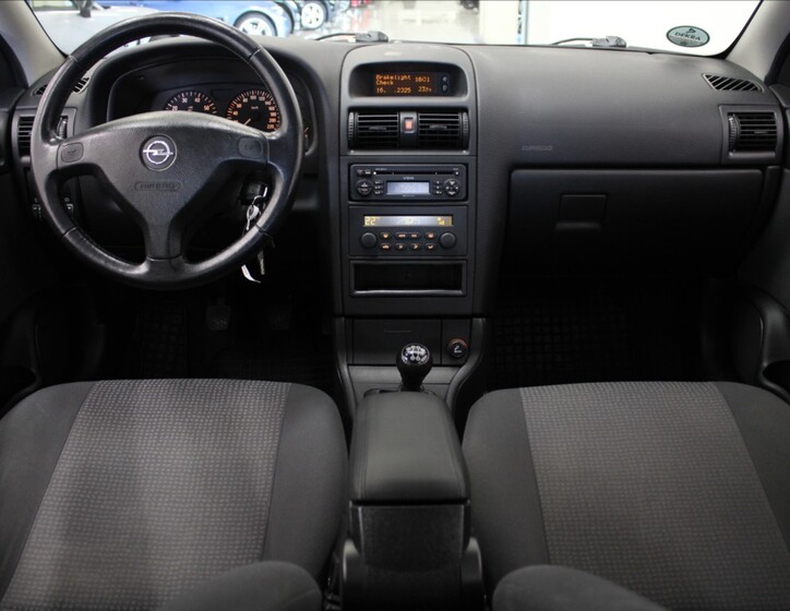 Opel Astra 8