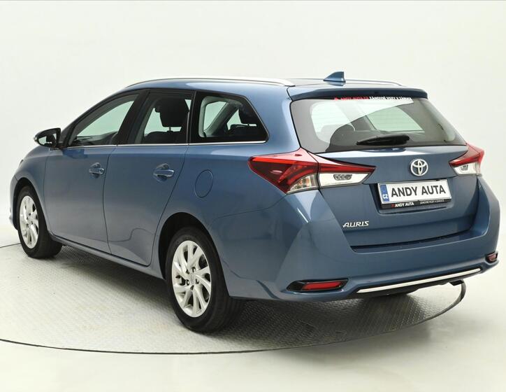 Toyota Auris 7
