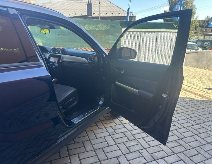 Suzuki Vitara 30