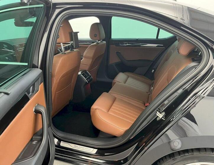 Škoda Superb 14