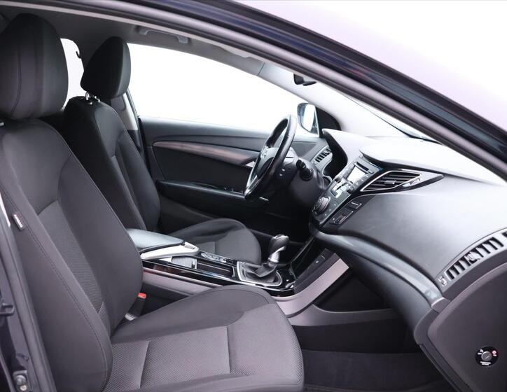 Hyundai i40 11