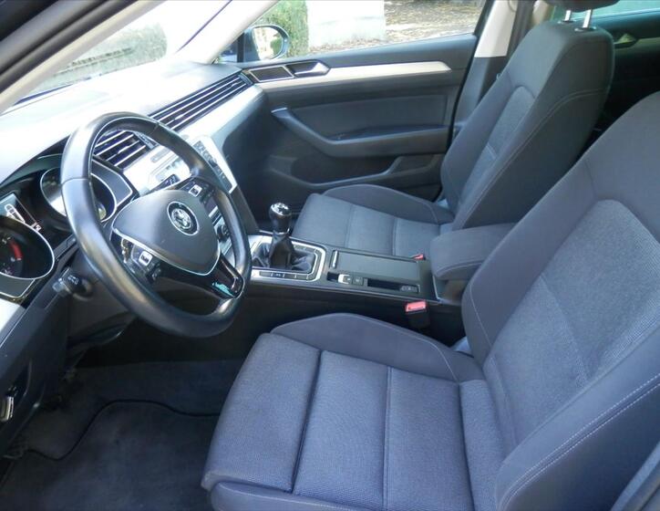 Volkswagen Passat 10