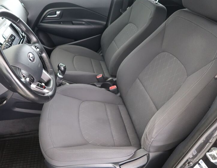 KIA Rio 9