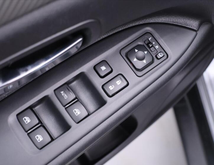 Mitsubishi Outlander 14