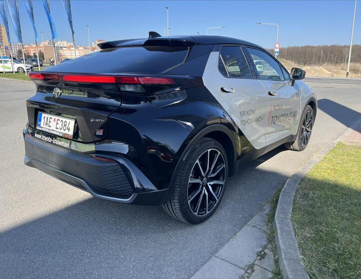 Toyota C-HR 4