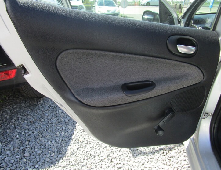 Peugeot 206 27