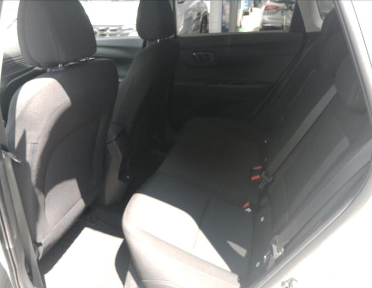 Hyundai i20 8