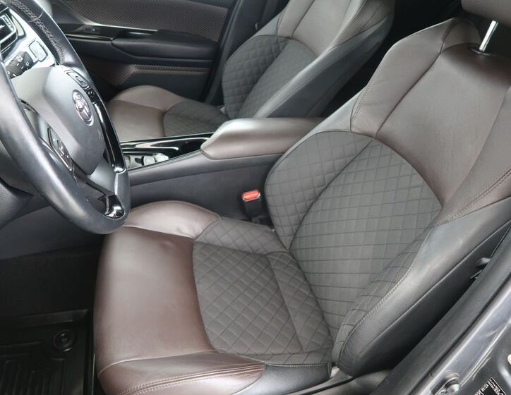 Toyota C-HR 9