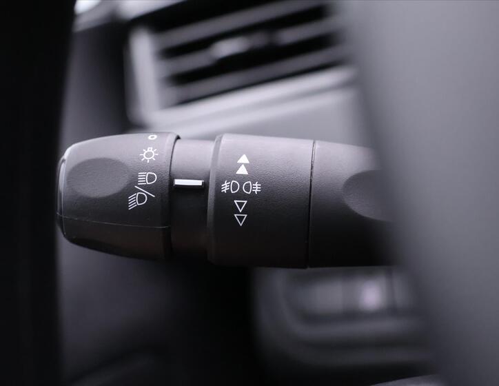 Peugeot 208 21
