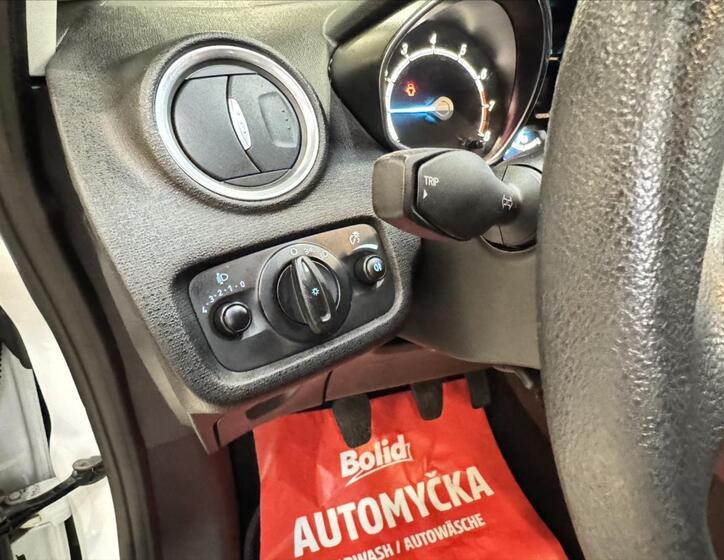 Ford Fiesta 16