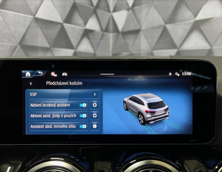 Mercedes-Benz GLA 21