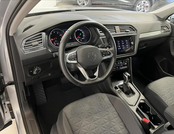 Volkswagen Tiguan 6