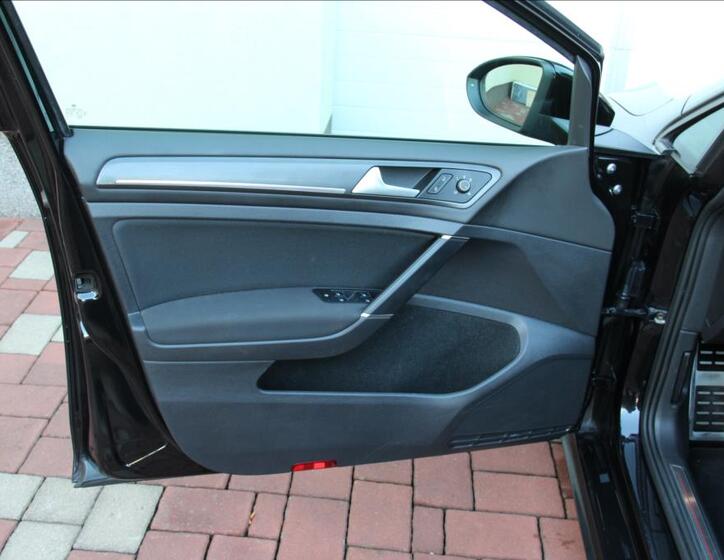 Volkswagen Golf 13