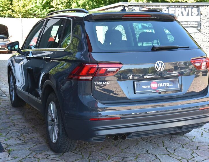 Volkswagen Tiguan 9