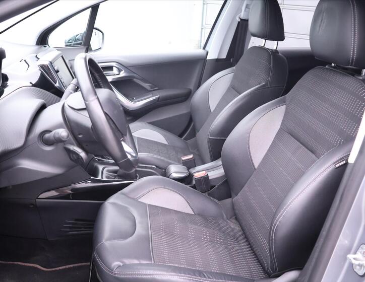 Peugeot 2008 12