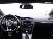 Volkswagen Golf 23