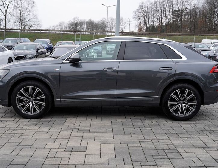 Audi Q8 3
