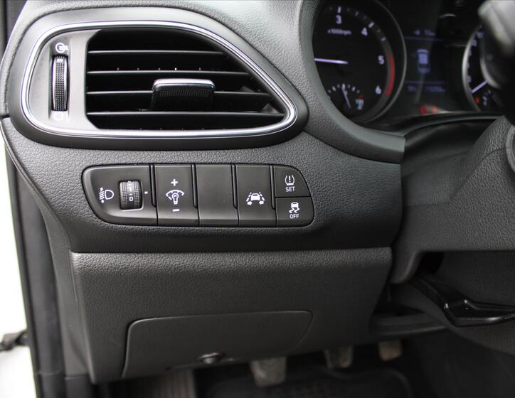 Hyundai i30 23