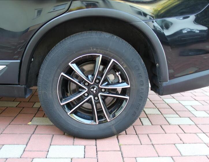 Mitsubishi Outlander 42