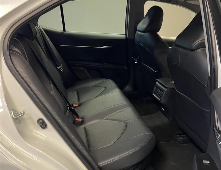 Toyota Camry 13