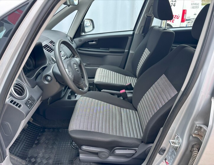 Suzuki SX4 9