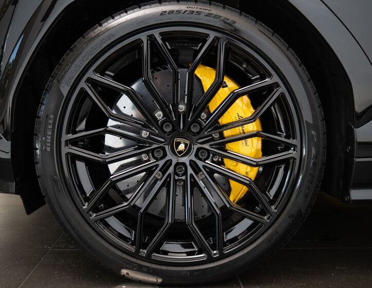 Lamborghini Urus 23