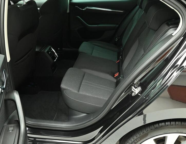 Škoda Octavia 14