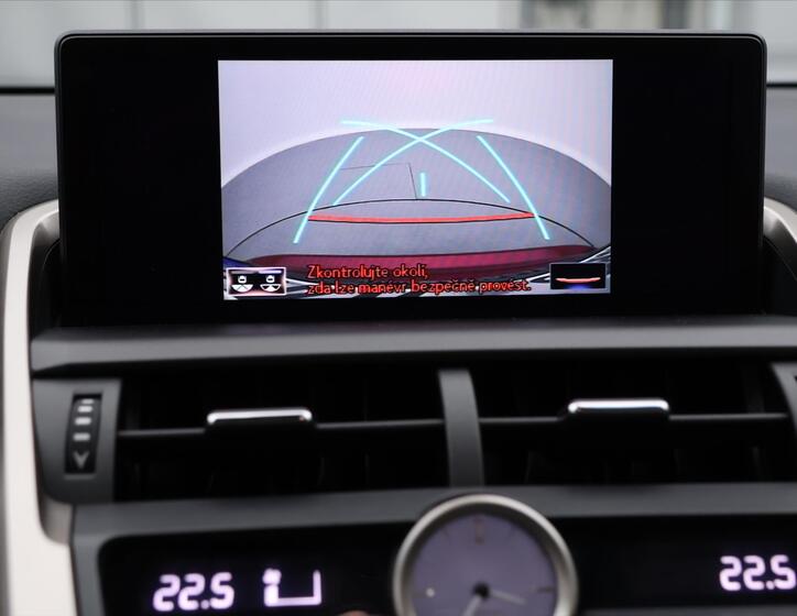 Lexus NX 300h 29