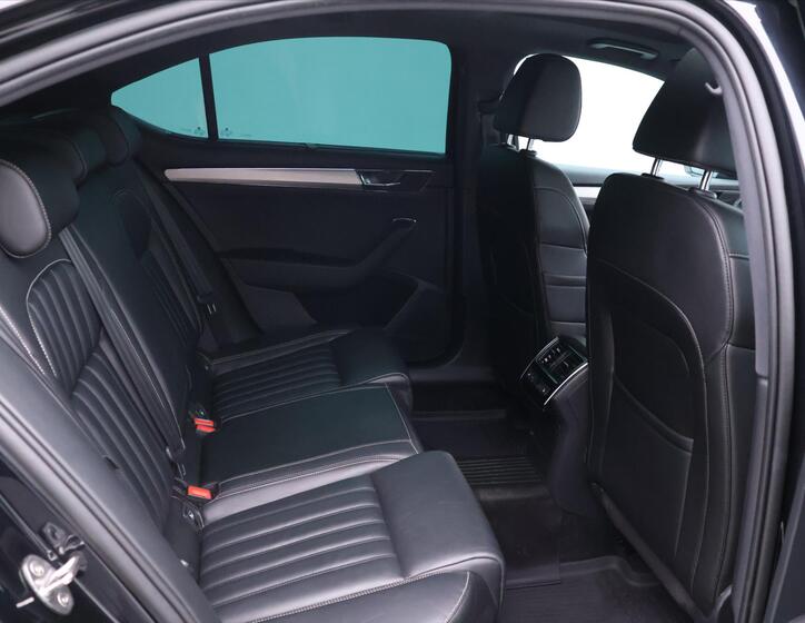 Škoda Superb 13
