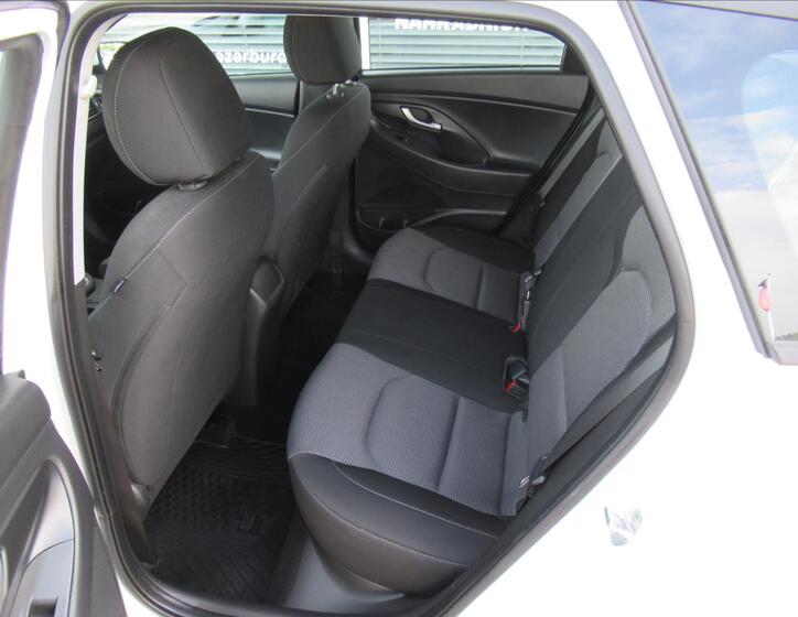 Hyundai i30 23