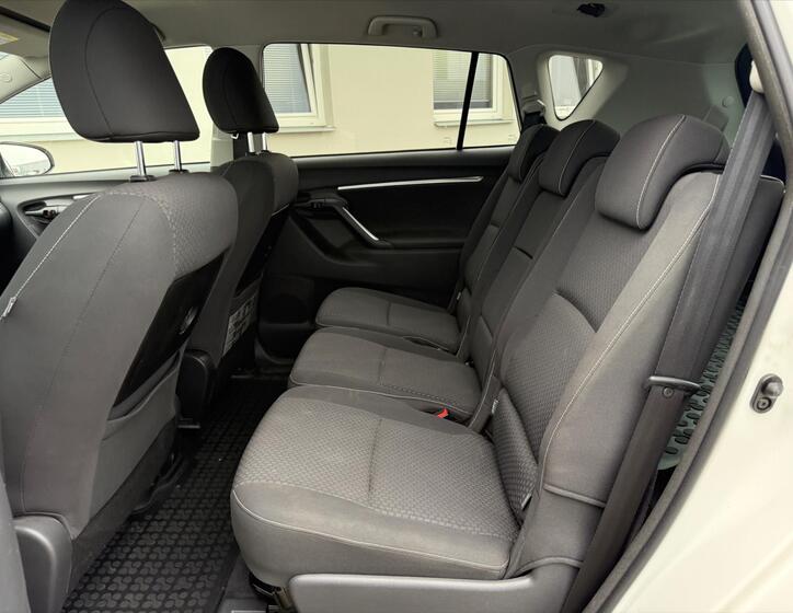 Toyota Verso 10