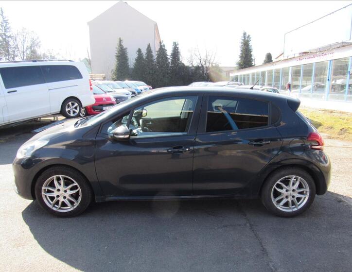 Peugeot 208 7