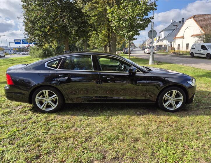 Volvo S90 4