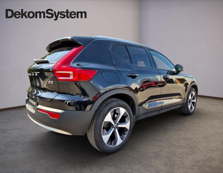 Volvo XC40 3