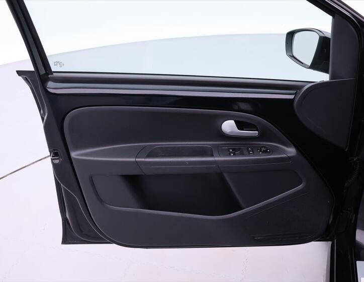 Volkswagen e-up! 11