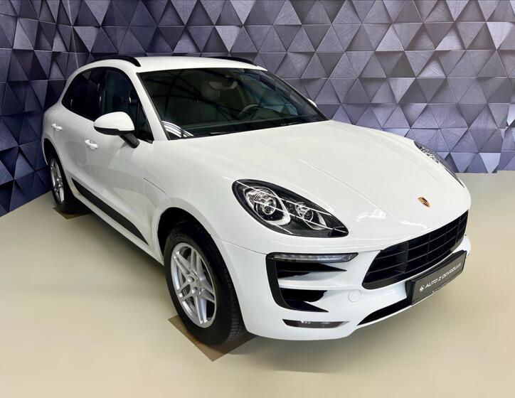 Porsche Macan 4