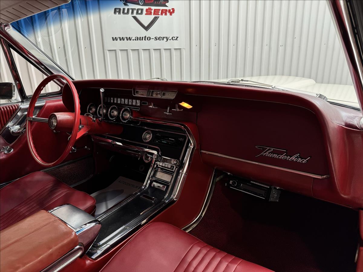 Ford Thunderbird