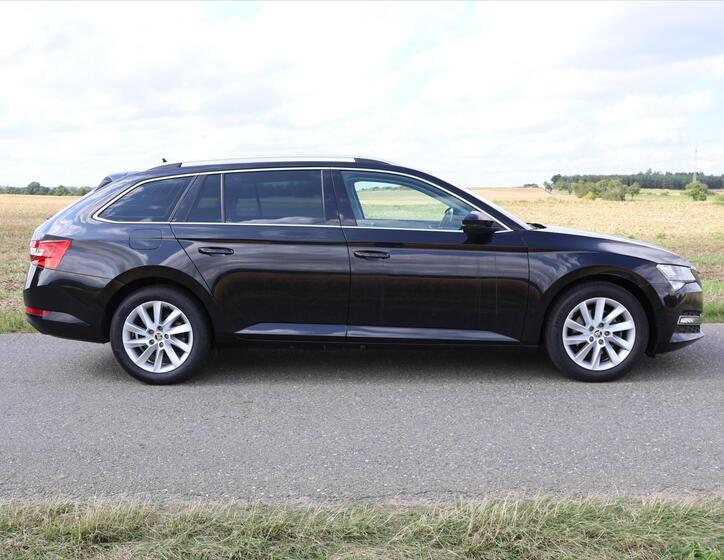 Škoda Superb 8