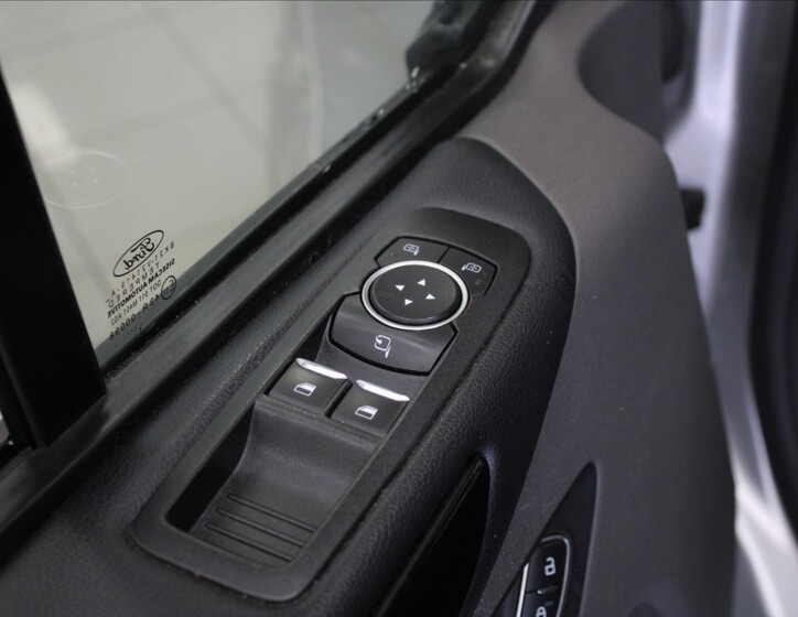 Ford Tourneo Custom 20
