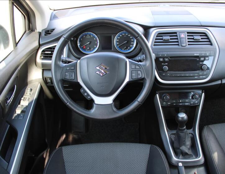 Suzuki SX4 S-Cross 12