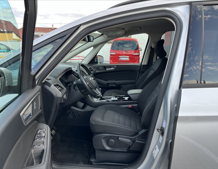 Ford Galaxy 16