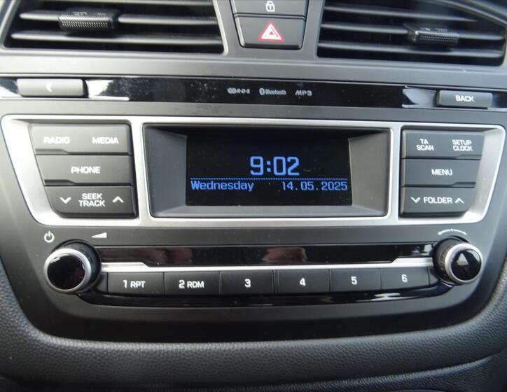 Hyundai i20 19