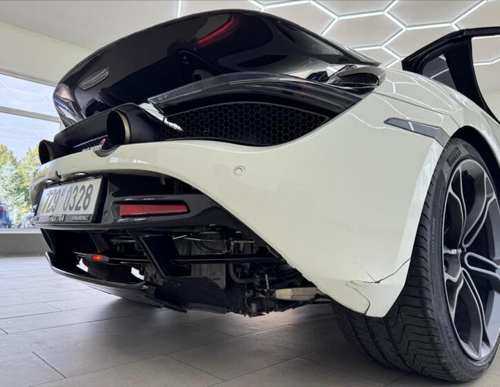 McLaren 720S 8