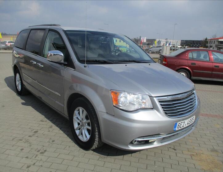 Chrysler Town & Country 6