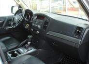 Mitsubishi Pajero 6