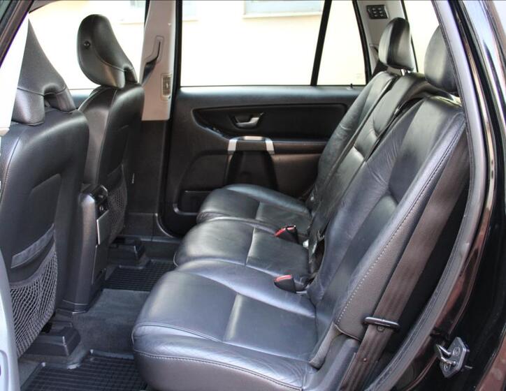 Volvo XC90 13