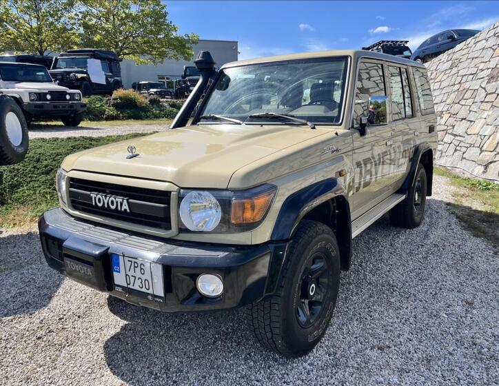 Toyota Land Cruiser 3