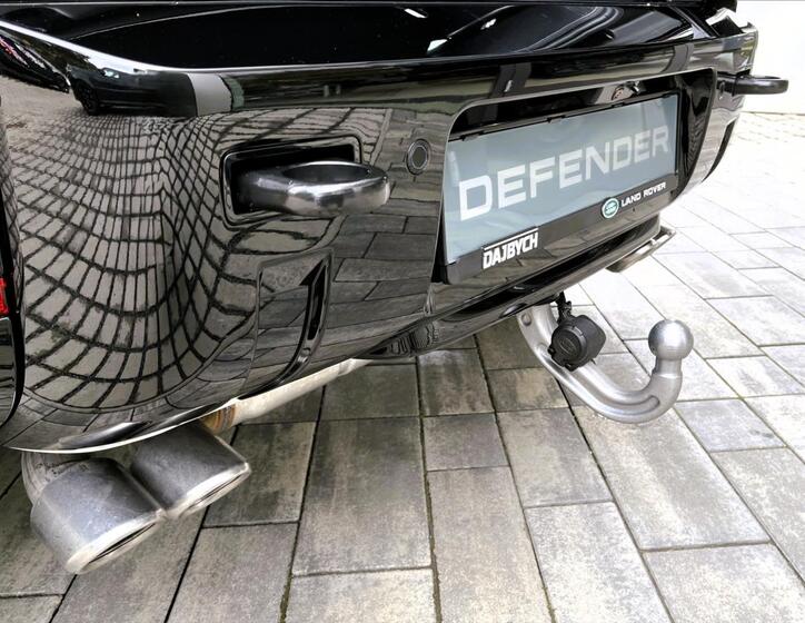 Land Rover Defender 8