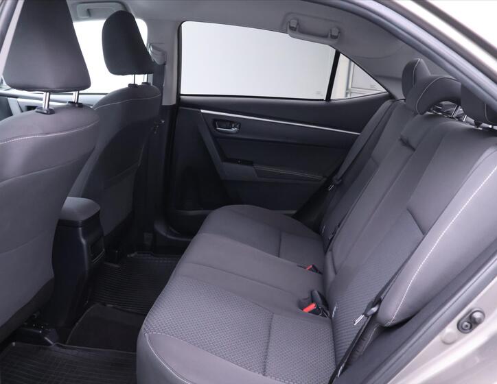 Toyota Corolla 14