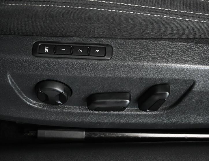 Škoda Superb 30